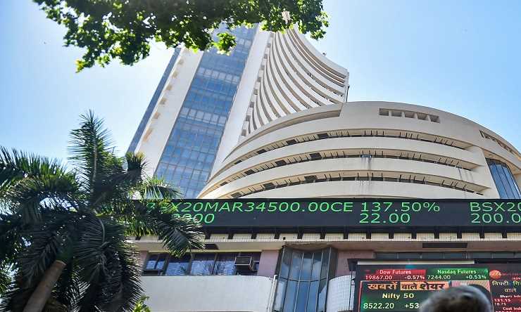 शेयर बाजार में गिरावट, सेंसेक्स 322 अंक फिसला